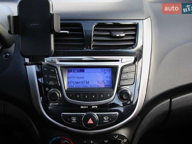 Красный Хендай Акцент, объемом двигателя 1.4 л и пробегом 160 тыс. км за 7600 $, фото 14 на Automoto.ua