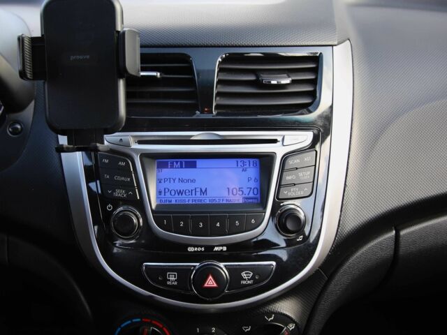 Красный Хендай Акцент, объемом двигателя 1.4 л и пробегом 160 тыс. км за 7600 $, фото 14 на Automoto.ua