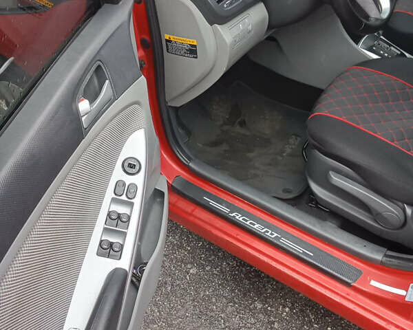 Червоний Хендай Акцент, об'ємом двигуна 1.6 л та пробігом 180 тис. км за 6500 $, фото 14 на Automoto.ua