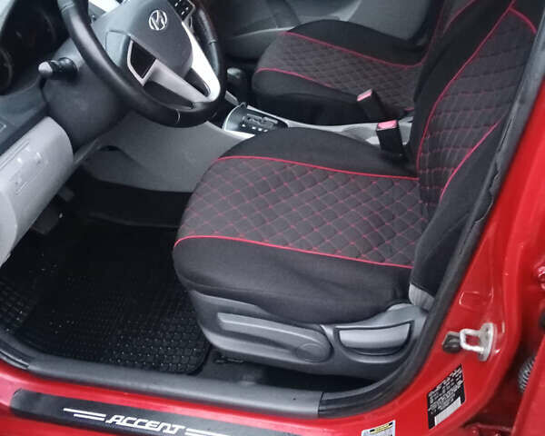 Червоний Хендай Акцент, об'ємом двигуна 1.6 л та пробігом 180 тис. км за 6500 $, фото 18 на Automoto.ua