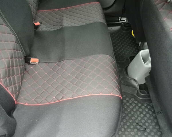 Червоний Хендай Акцент, об'ємом двигуна 1.6 л та пробігом 180 тис. км за 6500 $, фото 21 на Automoto.ua