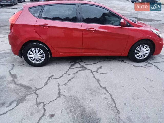 Червоний Хендай Акцент, об'ємом двигуна 1.6 л та пробігом 180 тис. км за 6500 $, фото 9 на Automoto.ua