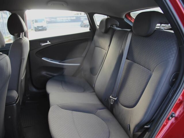 Красный Хендай Акцент, объемом двигателя 1.4 л и пробегом 160 тыс. км за 7600 $, фото 7 на Automoto.ua