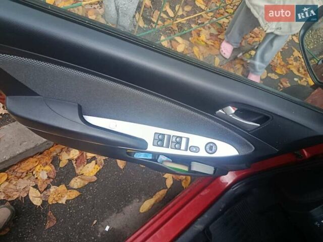Красный Хендай Акцент, объемом двигателя 1.4 л и пробегом 27 тыс. км за 8500 $, фото 11 на Automoto.ua