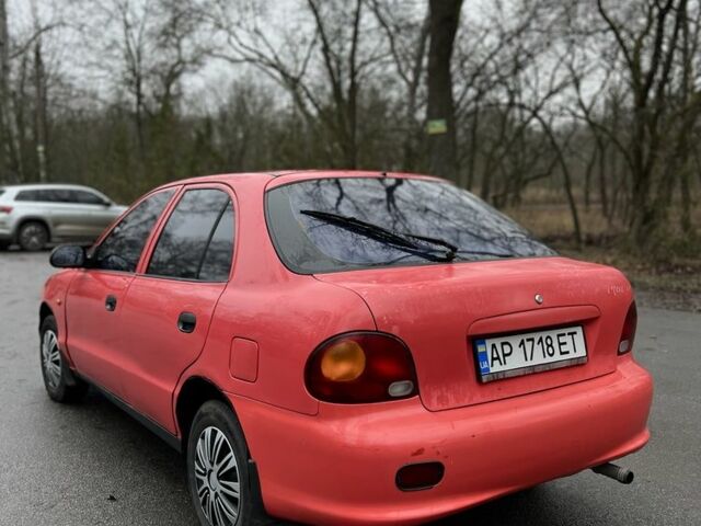 Красный Хендай Акцент, объемом двигателя 1.3 л и пробегом 300 тыс. км за 1200 $, фото 2 на Automoto.ua