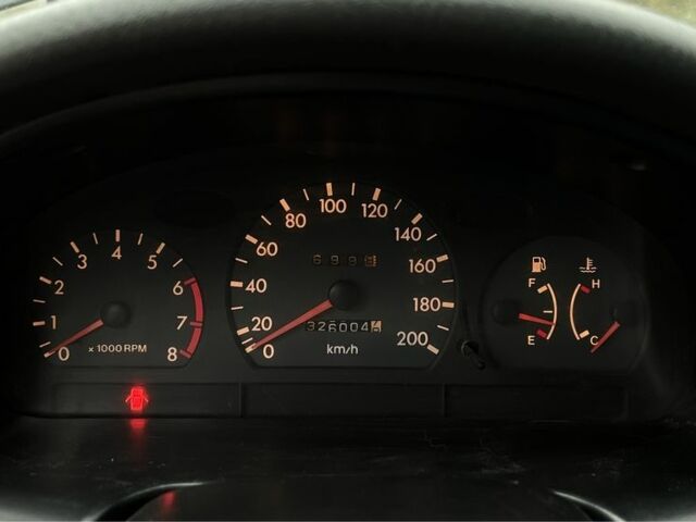 Красный Хендай Акцент, объемом двигателя 1.3 л и пробегом 300 тыс. км за 1200 $, фото 16 на Automoto.ua