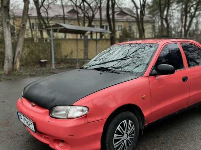 Красный Хендай Акцент, объемом двигателя 1.3 л и пробегом 300 тыс. км за 1200 $, фото 3 на Automoto.ua