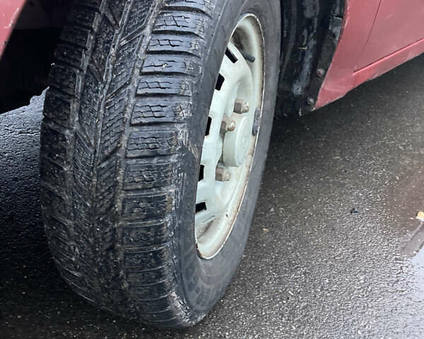 Червоний Хендай Акцент, об'ємом двигуна 1.4 л та пробігом 230 тис. км за 1750 $, фото 7 на Automoto.ua