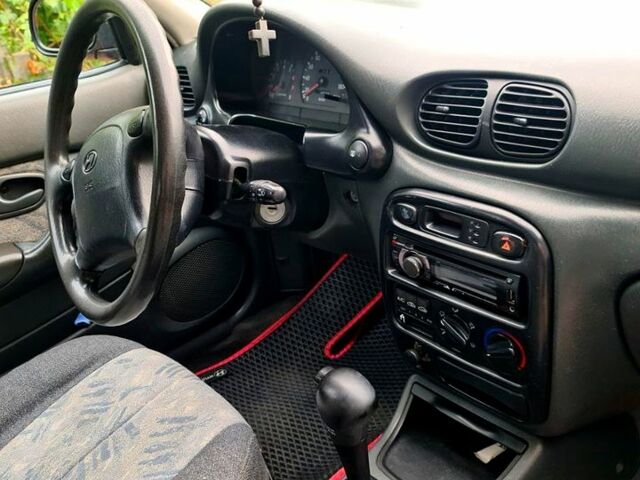 Красный Хендай Акцент, объемом двигателя 1.6 л и пробегом 0 тыс. км за 2200 $, фото 3 на Automoto.ua