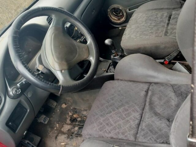 Красный Хендай Акцент, объемом двигателя 1.3 л и пробегом 470 тыс. км за 650 $, фото 7 на Automoto.ua