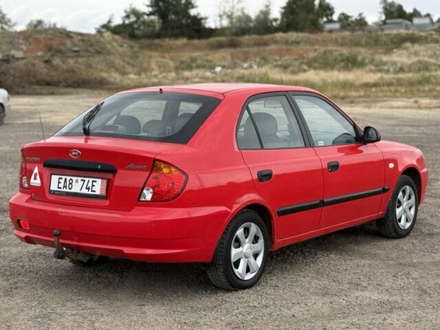 Червоний Хендай Акцент, об'ємом двигуна 1.6 л та пробігом 161 тис. км за 1700 $, фото 6 на Automoto.ua