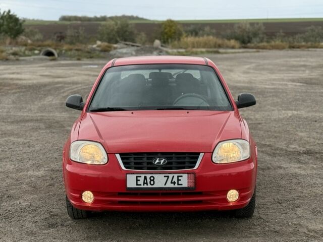 Червоний Хендай Акцент, об'ємом двигуна 1.6 л та пробігом 161 тис. км за 1700 $, фото 1 на Automoto.ua