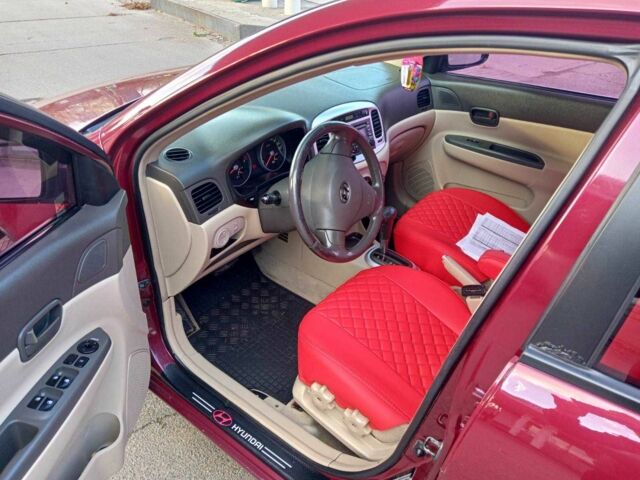 Красный Хендай Акцент, объемом двигателя 1.6 л и пробегом 255 тыс. км за 5600 $, фото 13 на Automoto.ua