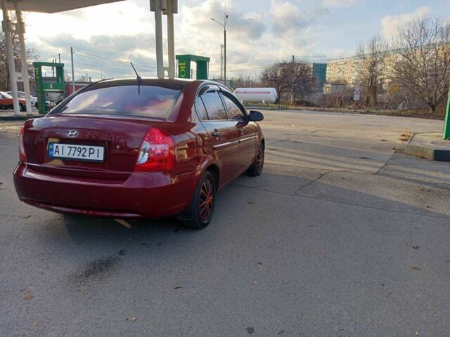 Красный Хендай Акцент, объемом двигателя 1.6 л и пробегом 255 тыс. км за 5600 $, фото 4 на Automoto.ua