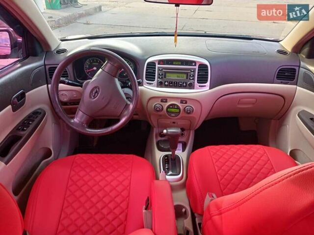 Красный Хендай Акцент, объемом двигателя 1.6 л и пробегом 255 тыс. км за 5600 $, фото 19 на Automoto.ua