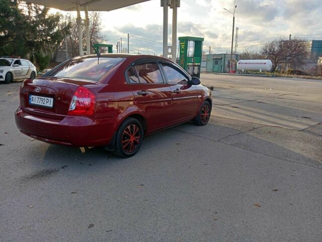 Красный Хендай Акцент, объемом двигателя 1.6 л и пробегом 255 тыс. км за 5600 $, фото 3 на Automoto.ua