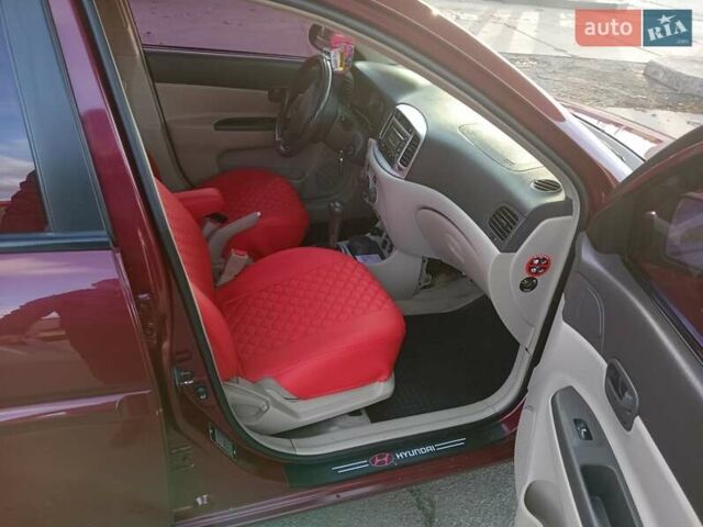 Красный Хендай Акцент, объемом двигателя 1.6 л и пробегом 255 тыс. км за 5600 $, фото 8 на Automoto.ua