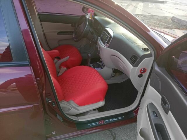 Красный Хендай Акцент, объемом двигателя 1.6 л и пробегом 255 тыс. км за 5600 $, фото 18 на Automoto.ua