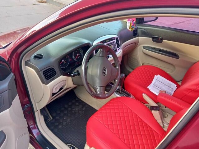 Красный Хендай Акцент, объемом двигателя 1.6 л и пробегом 255 тыс. км за 5600 $, фото 14 на Automoto.ua