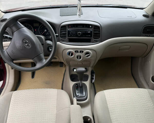 Червоний Хендай Акцент, об'ємом двигуна 1.6 л та пробігом 135 тис. км за 5550 $, фото 11 на Automoto.ua