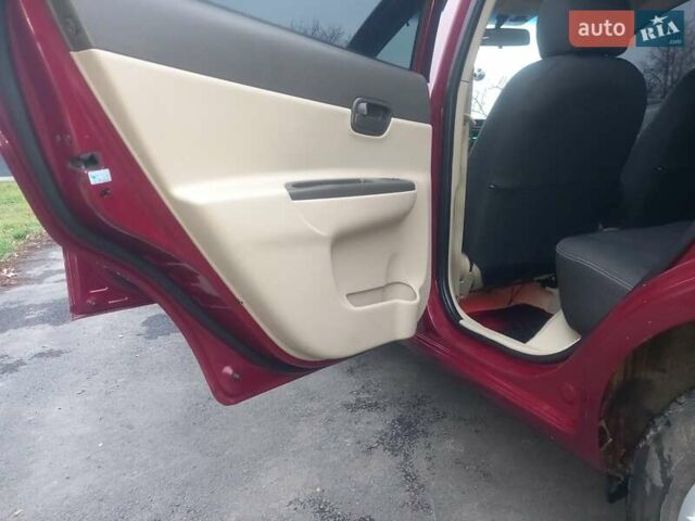 Красный Хендай Акцент, объемом двигателя 1.4 л и пробегом 200 тыс. км за 4100 $, фото 7 на Automoto.ua
