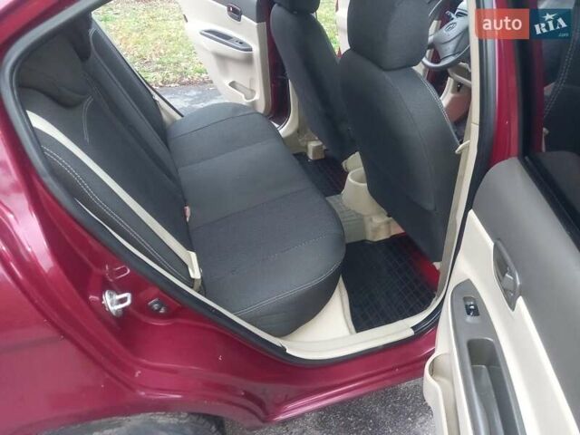 Красный Хендай Акцент, объемом двигателя 1.4 л и пробегом 200 тыс. км за 4100 $, фото 9 на Automoto.ua