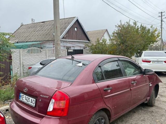 Хендай Акцент 2007 у Запоріжжя на Automoto.ua Червоний Хендай Акцент, об'ємом двигуна 1.4 л та пробігом 180 тис. км за 1700 $, фото 4 на Automoto.ua
