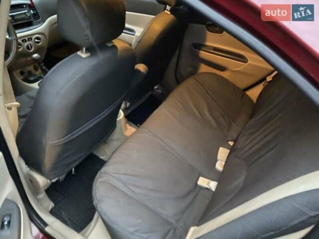 Хендай Акцент 2007 у Рівному на Automoto.ua Червоний Хендай Акцент, об'ємом двигуна 1.4 л та пробігом 335 тис. км за 5300 $, фото 9 на Automoto.ua