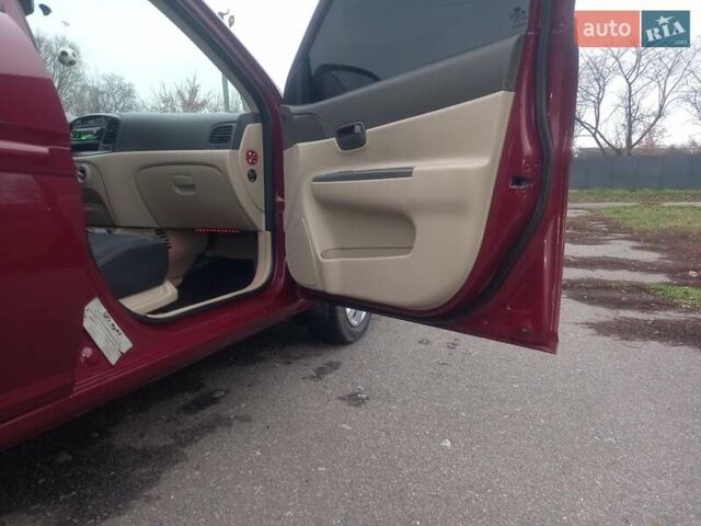 Красный Хендай Акцент, объемом двигателя 1.4 л и пробегом 200 тыс. км за 4100 $, фото 12 на Automoto.ua