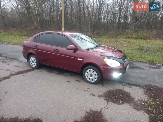 Красный Хендай Акцент, объемом двигателя 1.4 л и пробегом 200 тыс. км за 4100 $, фото 2 на Automoto.ua