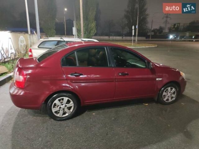 Красный Хендай Акцент, объемом двигателя 1.4 л и пробегом 274 тыс. км за 4500 $, фото 2 на Automoto.ua