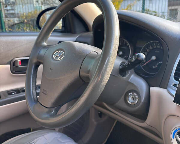 Красный Хендай Акцент, объемом двигателя 1.4 л и пробегом 206 тыс. км за 5100 $, фото 12 на Automoto.ua