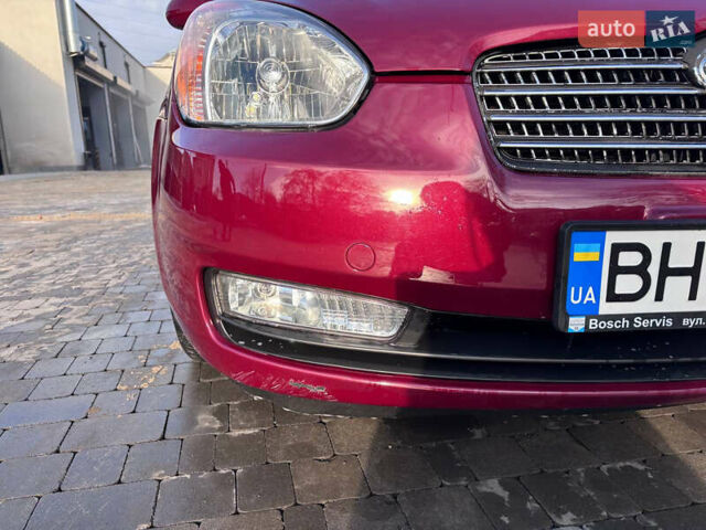 Красный Хендай Акцент, объемом двигателя 1.4 л и пробегом 206 тыс. км за 5100 $, фото 5 на Automoto.ua