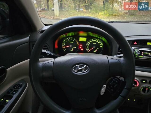 Хендай Акцент 2007 в Харькове на Automoto.ua Красный Хендай Акцент, объемом двигателя 1.4 л и пробегом 143 тыс. км за 4750 $, фото 42 на Automoto.ua