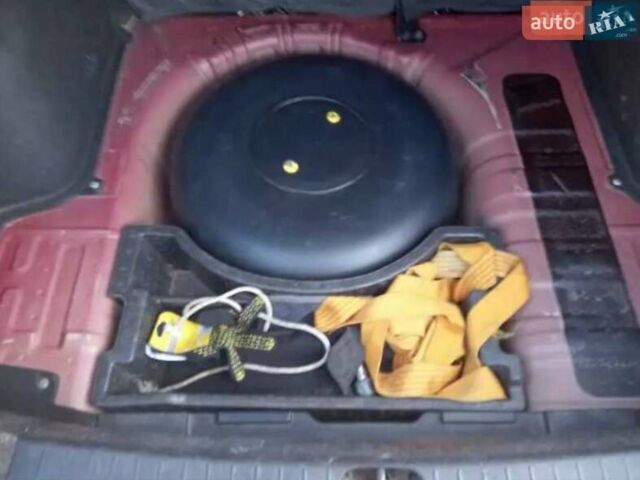 Хендай Акцент 2007 у Рівному на Automoto.ua Червоний Хендай Акцент, об'ємом двигуна 1.4 л та пробігом 335 тис. км за 5300 $, фото 6 на Automoto.ua