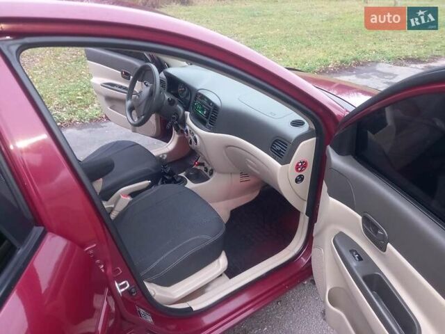Красный Хендай Акцент, объемом двигателя 1.4 л и пробегом 200 тыс. км за 4100 $, фото 14 на Automoto.ua