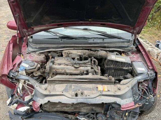 Хендай Акцент 2007 у Запоріжжя на Automoto.ua Червоний Хендай Акцент, об'ємом двигуна 1.4 л та пробігом 180 тис. км за 1700 $, фото 7 на Automoto.ua