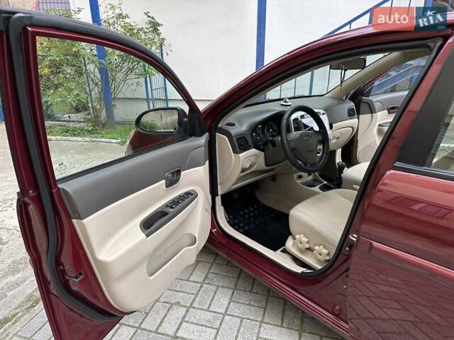 Красный Хендай Акцент, объемом двигателя 1.49 л и пробегом 165 тыс. км за 5650 $, фото 45 на Automoto.ua
