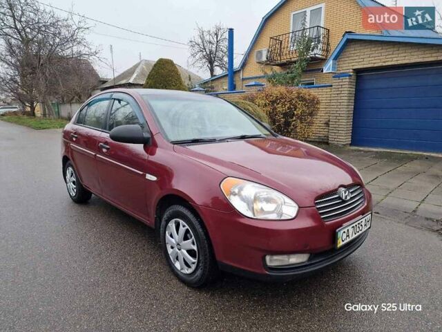 Красный Хендай Акцент, объемом двигателя 1.4 л и пробегом 237 тыс. км за 3900 $, фото 1 на Automoto.ua