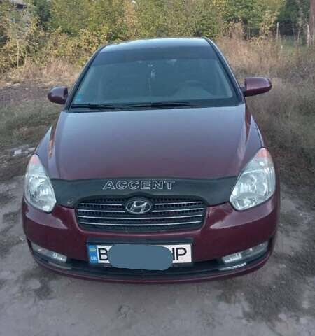 Красный Хендай Акцент, объемом двигателя 1.4 л и пробегом 148 тыс. км за 5000 $, фото 1 на Automoto.ua