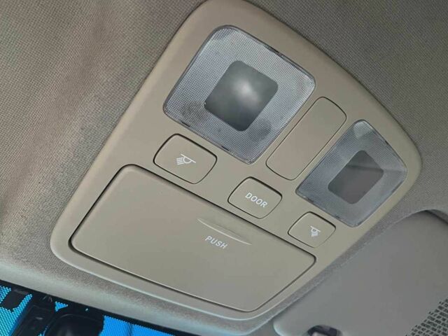 Красный Хендай Акцент, объемом двигателя 1.4 л и пробегом 233 тыс. км за 5000 $, фото 16 на Automoto.ua