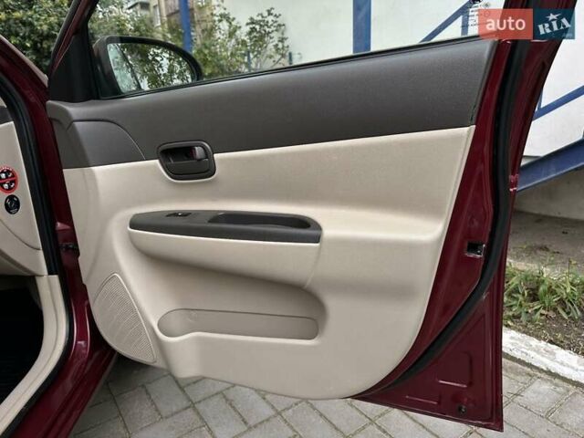 Червоний Хендай Акцент, об'ємом двигуна 1.49 л та пробігом 163 тис. км за 5650 $, фото 35 на Automoto.ua
