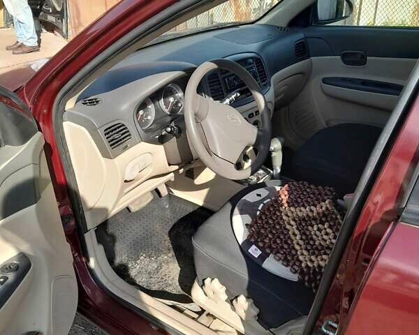 Червоний Хендай Акцент, об'ємом двигуна 1.4 л та пробігом 80 тис. км за 5500 $, фото 4 на Automoto.ua