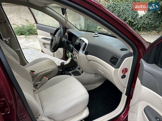 Червоний Хендай Акцент, об'ємом двигуна 1.49 л та пробігом 165 тис. км за 5450 $, фото 46 на Automoto.ua