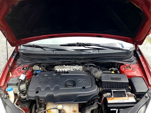 Червоний Хендай Акцент, об'ємом двигуна 1.4 л та пробігом 200 тис. км за 4500 $, фото 13 на Automoto.ua