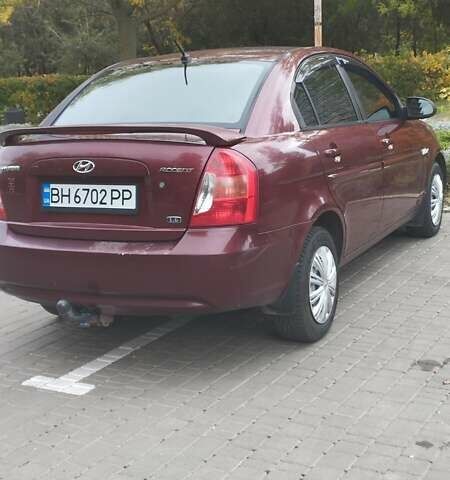 Красный Хендай Акцент, объемом двигателя 1.6 л и пробегом 212 тыс. км за 5700 $, фото 3 на Automoto.ua