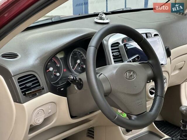 Красный Хендай Акцент, объемом двигателя 1.49 л и пробегом 165 тыс. км за 5550 $, фото 51 на Automoto.ua