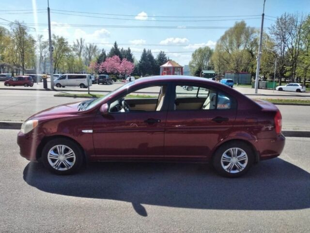 Красный Хендай Акцент, объемом двигателя 1.4 л и пробегом 250 тыс. км за 4200 $, фото 1 на Automoto.ua