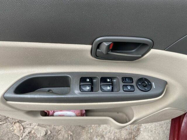 Червоний Хендай Акцент, об'ємом двигуна 1.4 л та пробігом 228 тис. км за 4950 $, фото 10 на Automoto.ua