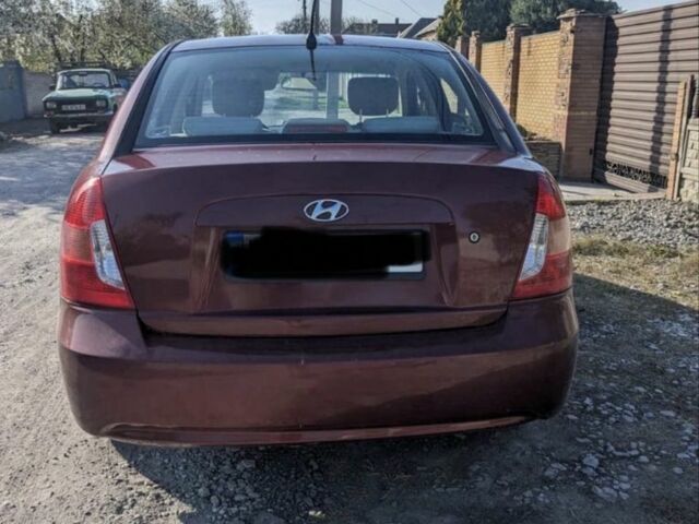 Красный Хендай Акцент, объемом двигателя 1.4 л и пробегом 250 тыс. км за 4200 $, фото 2 на Automoto.ua